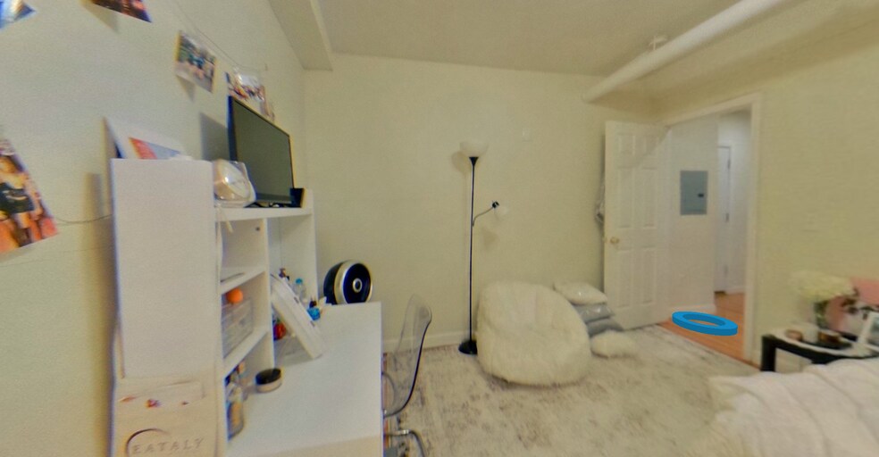 Building Photo - 22 Euston St