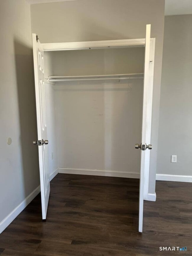 Building Photo - 162 Sheridan St