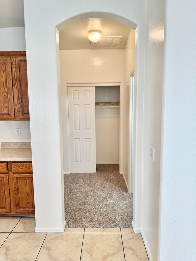 Building Photo - 314 S 117th Dr