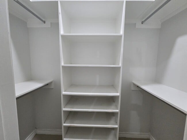 Building Photo - 2712 Corsican Ln