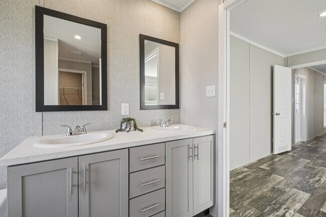 Building Photo - 1616 American Dr