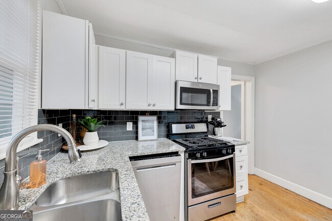 Building Photo - 192 Woods Dr NE