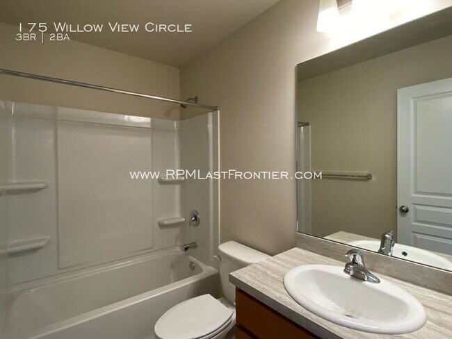 Building Photo - 175 Willow View Cir
