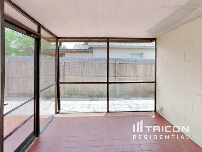 Building Photo - 1534 Thistledown Dr