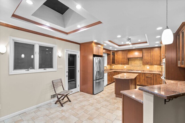 Building Photo - 4 Bed 3 Bath - Bethesda Single Family Home - Move In Ready