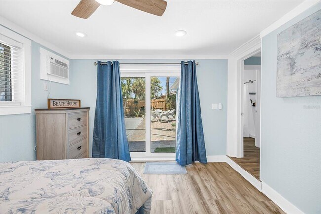 Building Photo - 6892 Gulf Winds Dr