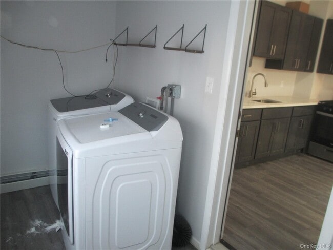 Building Photo - 40 W Broad St