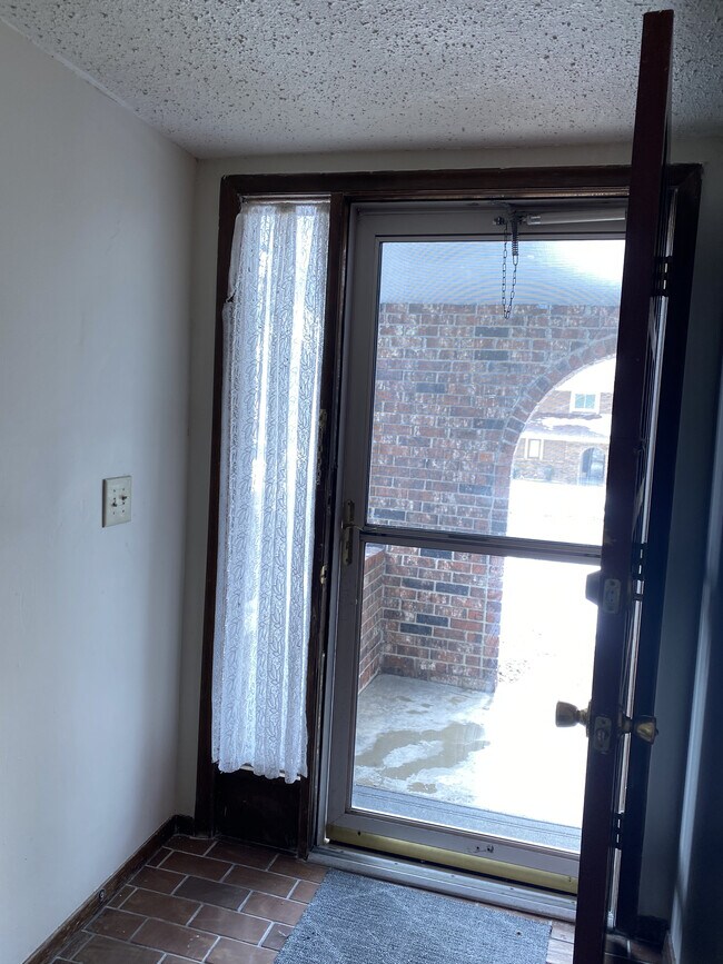 Building Photo - 14706 Harvey Oaks Ave