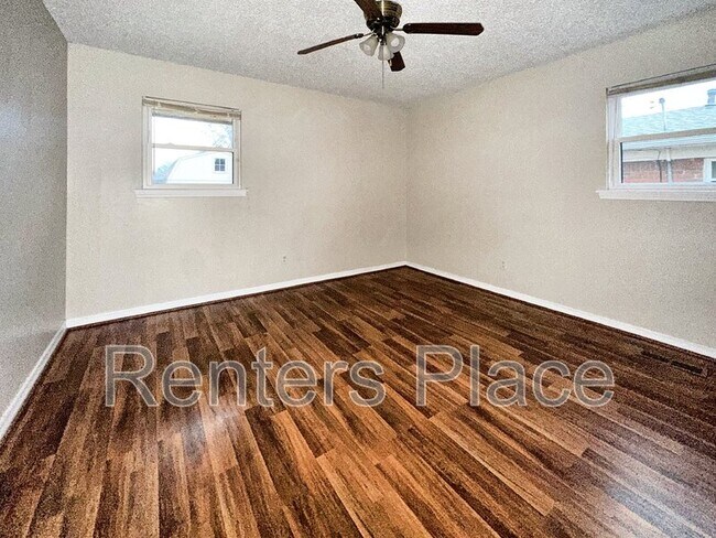 Building Photo - 302 N Wortman Ave