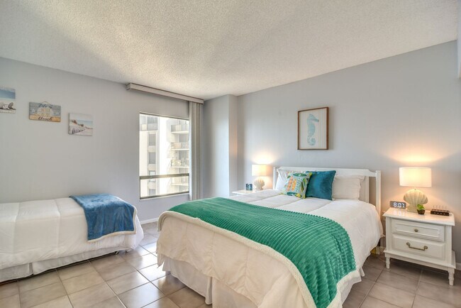 Building Photo - 450 S Gulfview Blvd