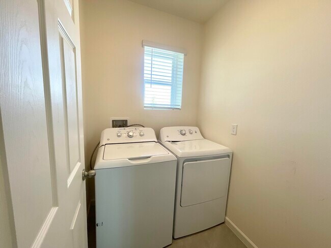 Building Photo - 12440 Rimini Wy