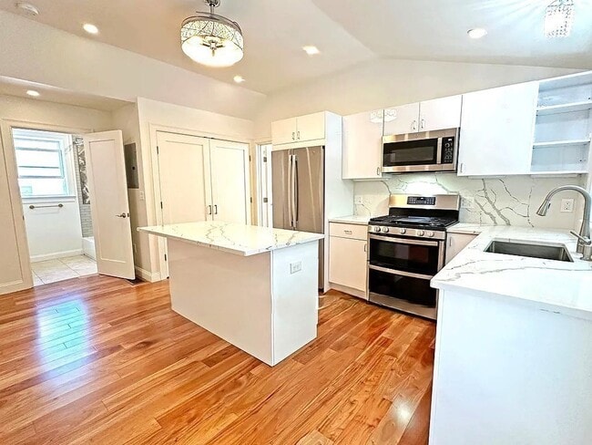 Building Photo - 32 Salisbury Rd