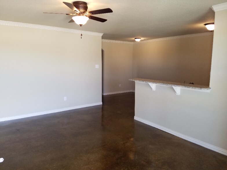 Building Photo - 120 Crossfire Ct