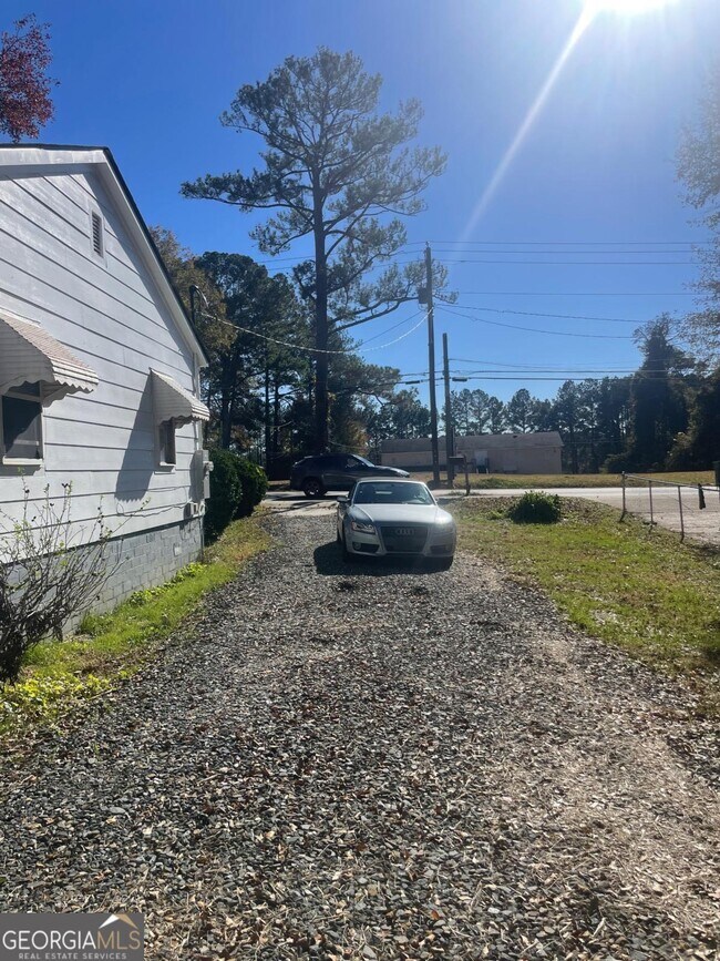 Building Photo - 2294 Bouldercrest Rd