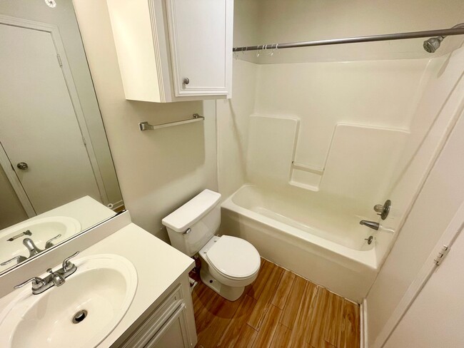 Building Photo - 3/2 For Rent in Madison! *MOVE IN SPECIAL*