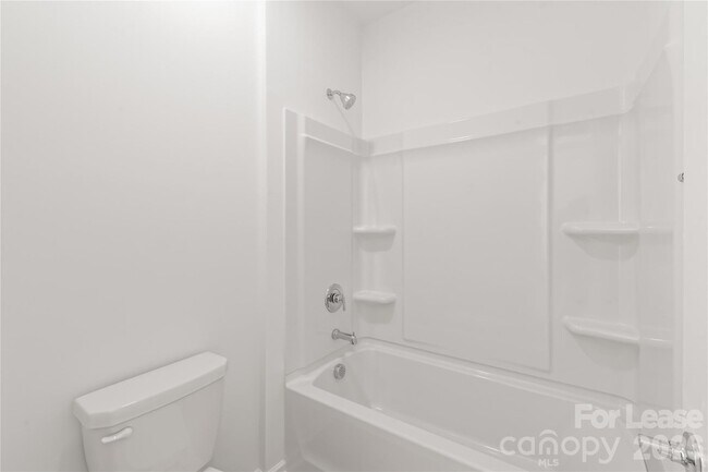 Building Photo - 302 Silver Fleet Dr