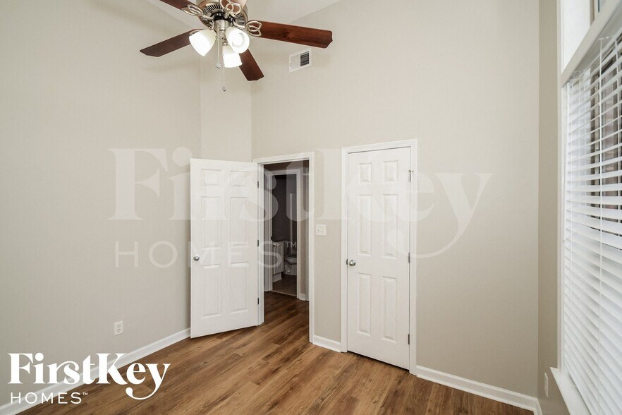 Building Photo - 5890 Forest Lakes Cove