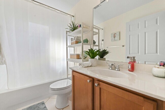 Building Photo - 865 SE Westminster Pl