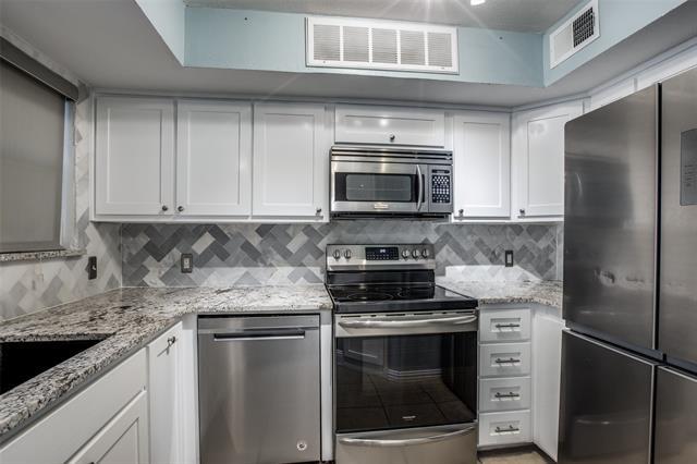 Building Photo - 2305 Basil Dr