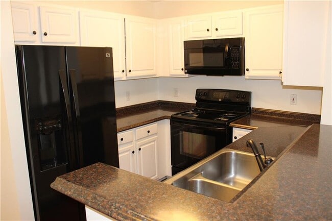 Building Photo - 1101 Juniper St NE