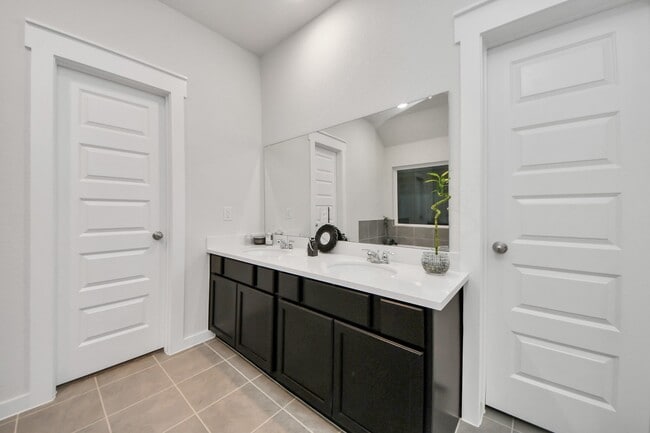 Building Photo - 4632 Spoon Bill Cv Dr