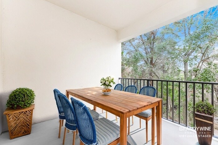 Building Photo - 5572 Mercado Dr