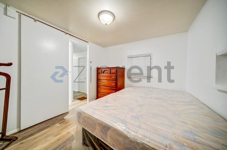 Building Photo - 27466 US Hwy 19 N