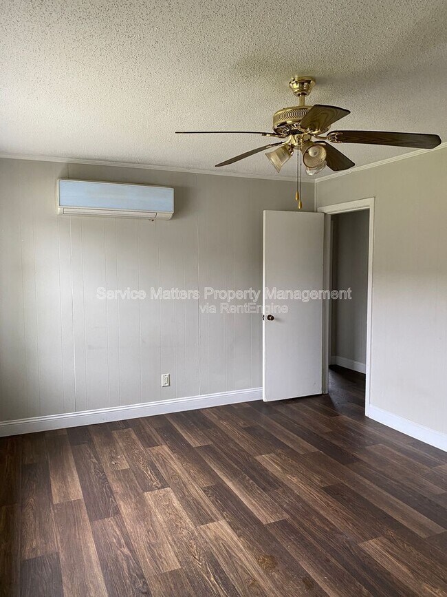 Building Photo - 3213 N Guillemard St
