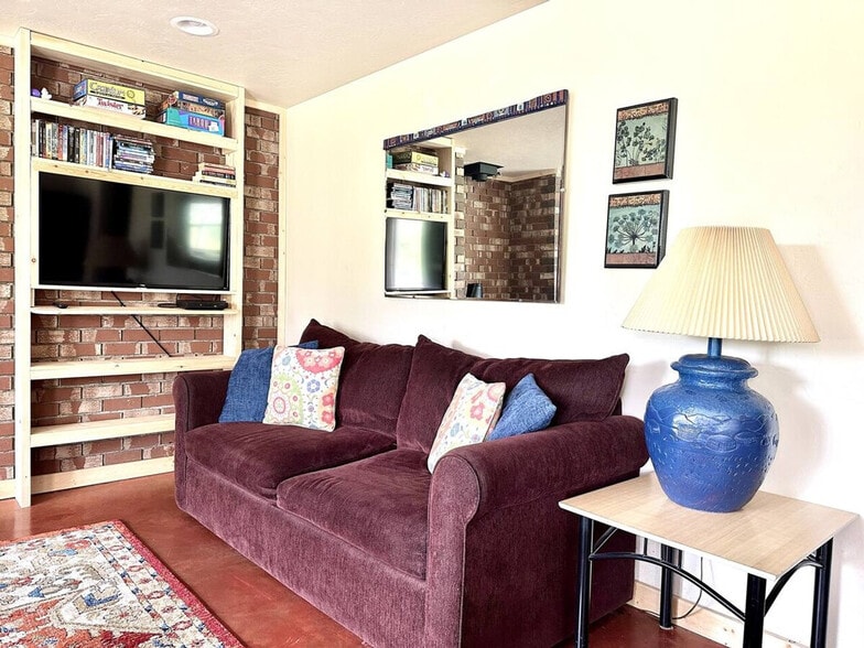 Building Photo - 783 MT-2