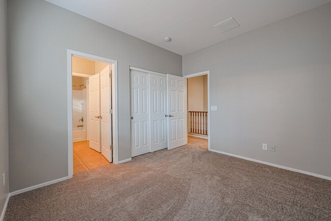Building Photo - 4 bed, 3.5 bath house in Stetson Valley, Phoenix