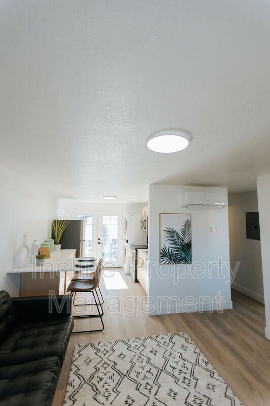 Building Photo - 425 S 600 W