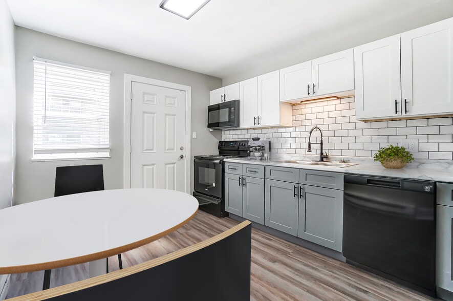 Primary Photo - Hickory Creek Apartments