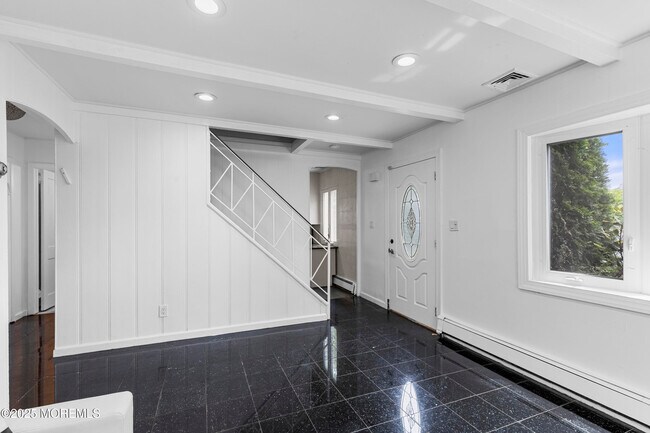 Building Photo - 297 Highland Ave