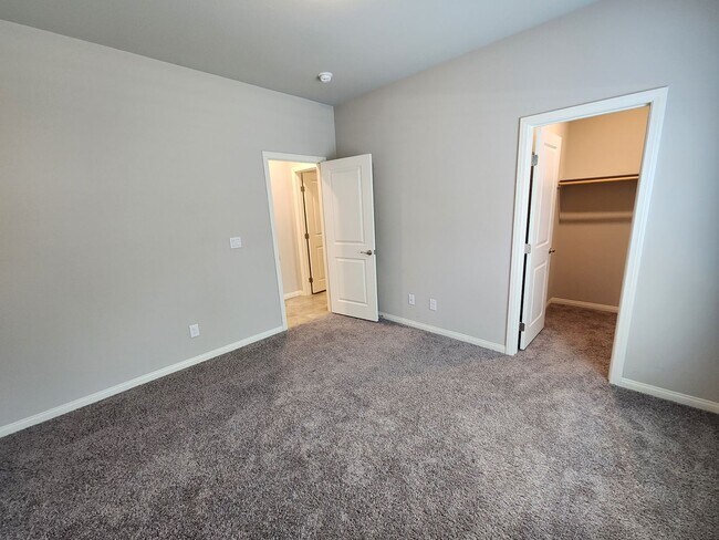 Building Photo - A Fairly New Home with 5 Bedrooms in a gated community