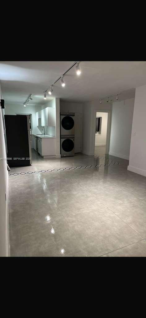 Building Photo - 10070 E Bay Harbor Dr