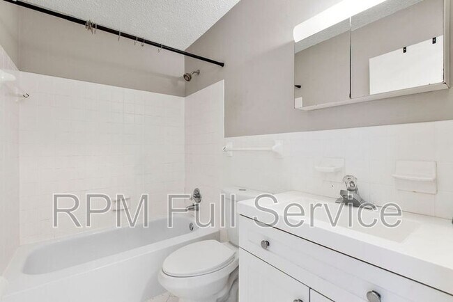 Building Photo - 1112 McAlpine Avenue