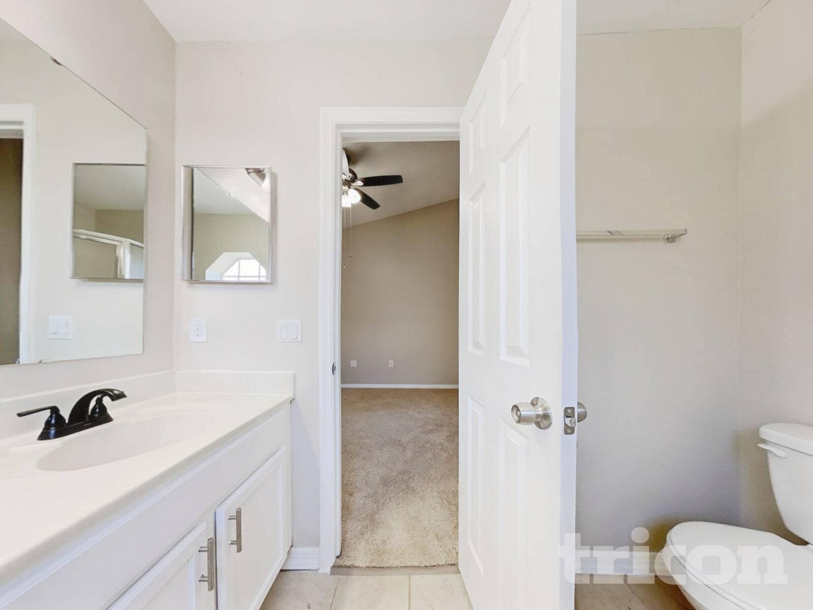 Building Photo - 164 Larchmont Dr