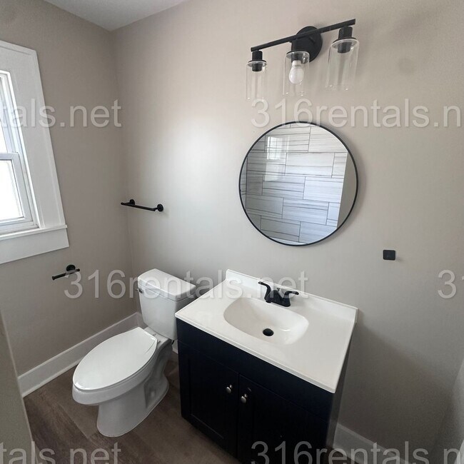Building Photo - 420 S Osage St