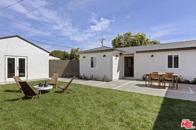 Building Photo - 3908 Bentley Ave