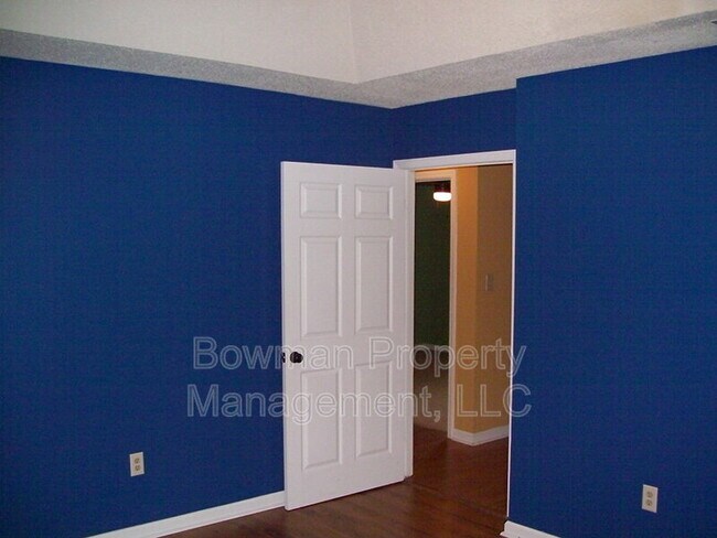 Building Photo - 141 Wakefield Dr