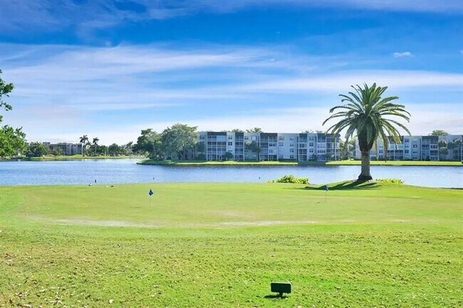 Building Photo - 9470 Tangerine Pl