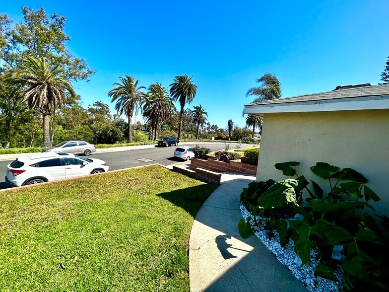 Building Photo - 719 N Cabrillo Ave