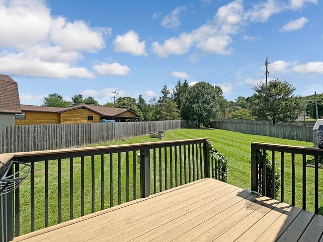 Building Photo - Charming Karns, 3-4 bedroom Home on Quiet ...