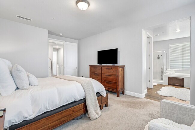 Building Photo - 2815 N Leya Dr