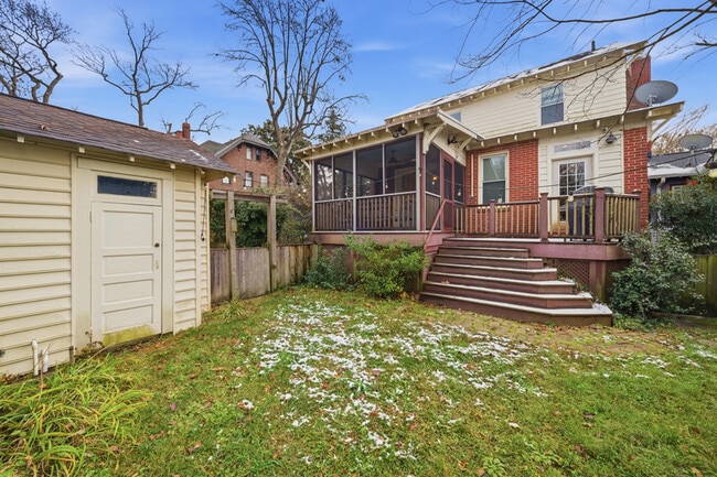 Building Photo - 710 Georgia Ave