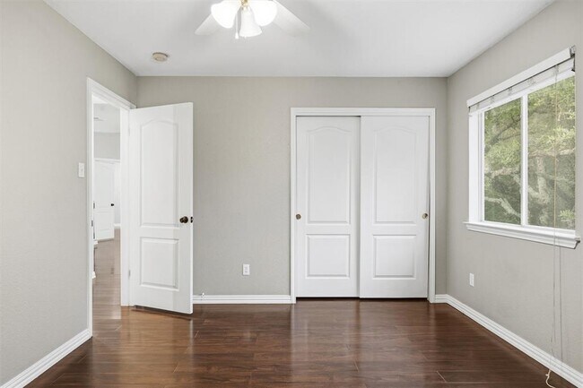 Building Photo - 2813 Cortez Dr