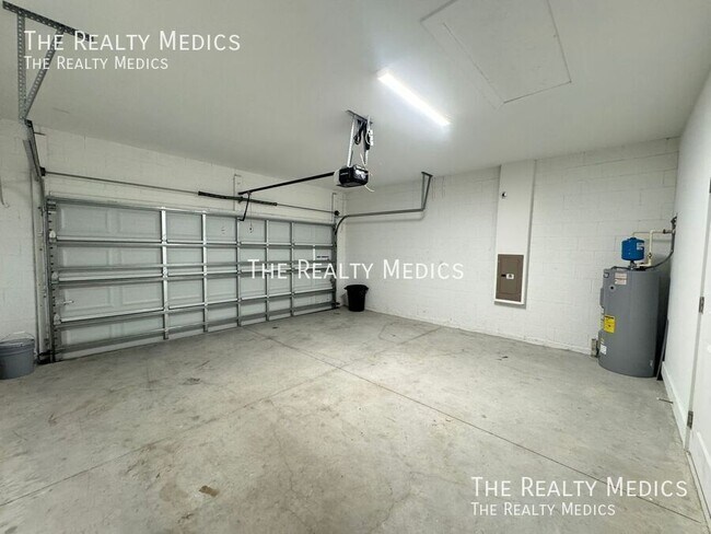 Building Photo - 310 Drum Ct