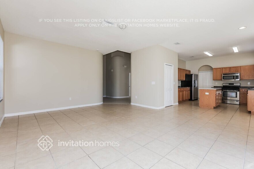 Building Photo - 12820 Standbridge Dr