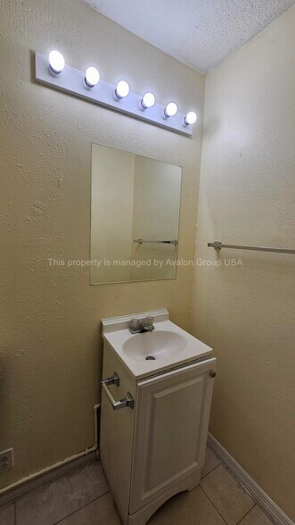 Building Photo - 2395 Commonwealth Ave