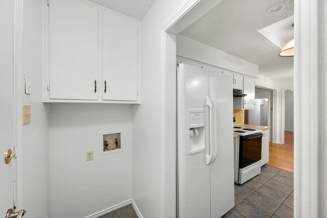 Building Photo - 6436 Ridglea Dr